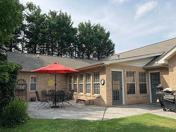 2nd image of 1295 Coventry Ct