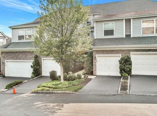 116 Hudson Pointe Dr, Poughkeepsie, NY