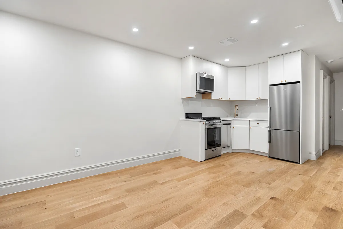 Building Photo - 306 Halsey St #1