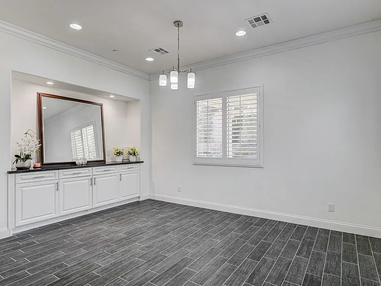 933 Everest Peak Ave — Photo 14