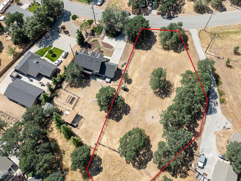 2nd image of 21317 Carriage Dr