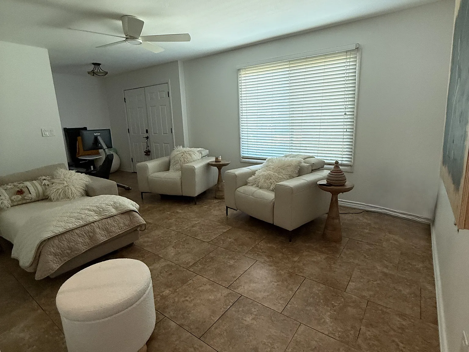 3 bed, 2.5 bath, 1608 sqft, $2,975 — Photo 3