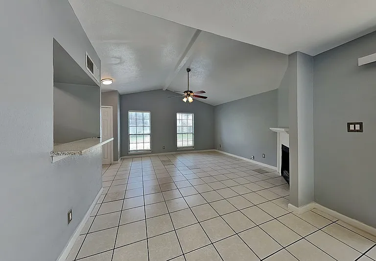 420 Dollins St — Photo 6