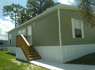 5922 Cherokee Dr, Lake Worth, FL 33463