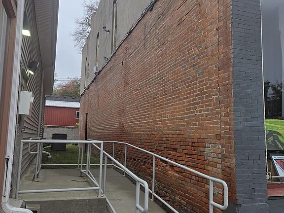 5th image of 110 S 6th St