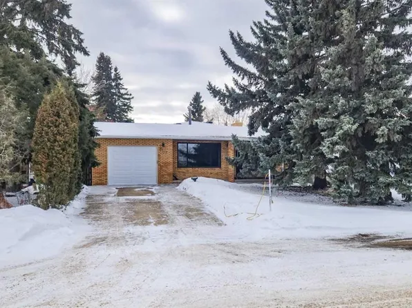 6117 N 51st Ave, Stettler, AB T4K 1C8