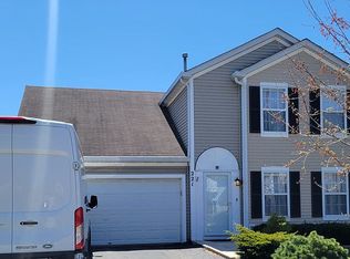 221 Pembrook Ct, Round Lake Beach, IL 60073