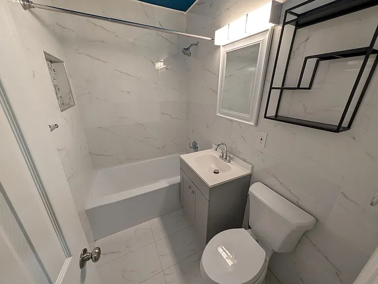 1629 NW 5th Ave — Photo 12