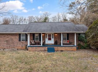 222 Mealer Rd, Lenoir City, TN 37771