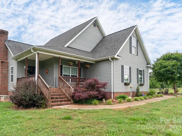 2722 Hallman Dr, Crouse, NC 28033