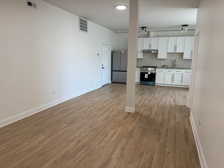 222 N Genesee St #207 — Photo 6