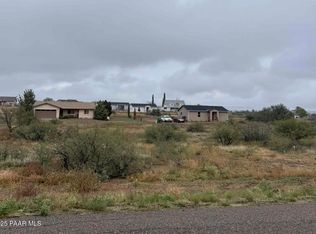 19926 E Sierra Dr, Mayer, AZ 86333
