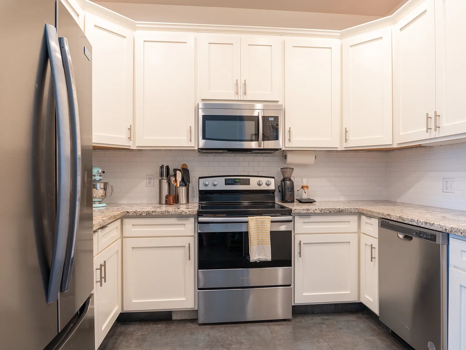2 bed, 1342 sqft, $6,495 — Photo 4