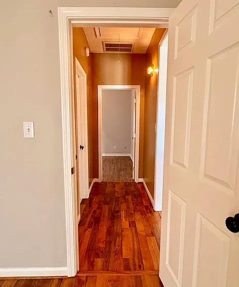986 Savannah Ln — Photo 4