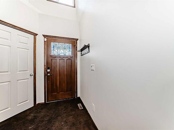 3rd image of 7 NE Tuscany Ridge Cres NW