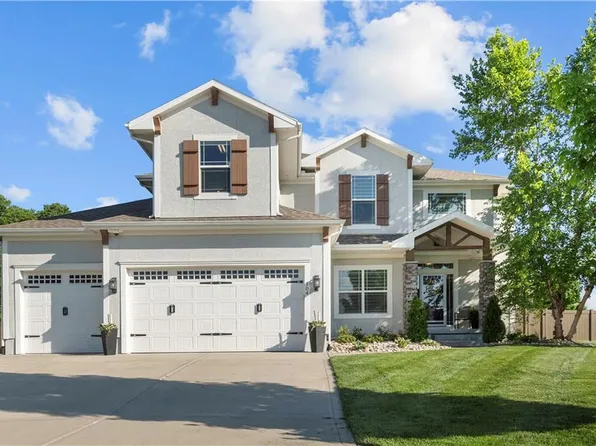 104 SE Shores Trce, Blue Springs, MO 64064