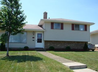907 Englewood Dr, Parma, OH