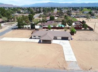 14301 Chinook Rd, Apple Valley, CA 92307