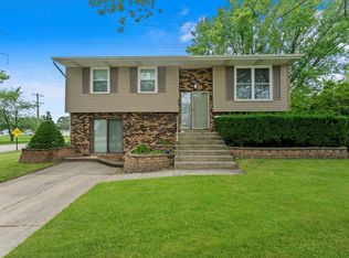 300 Hemlock Ave, Romeoville, IL 60446