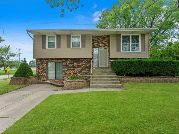 300 Hemlock Ave, Romeoville, IL 60446
