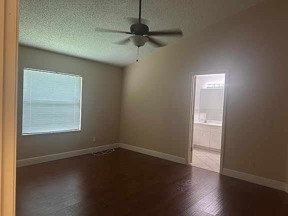 5th image of 1010 Hart Branch Dr