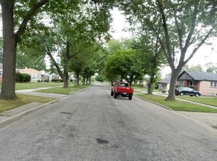 2513 S 16th Ave, Broadview, IL 60155