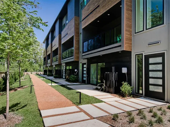210 NW 9th St, Bentonville, AR 72712