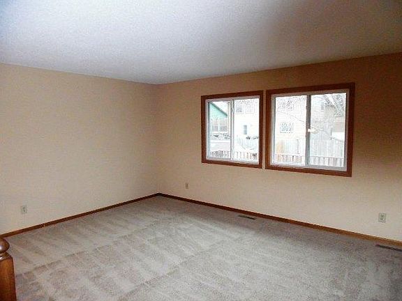 5th image of 2645 Greystone Ave N