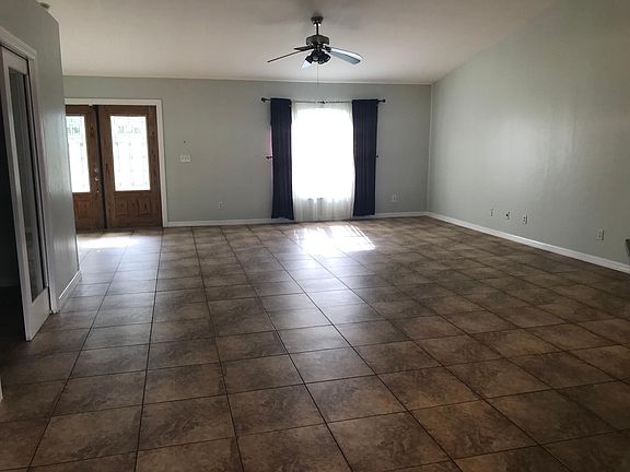 3rd image of 303 NW 38th Pl