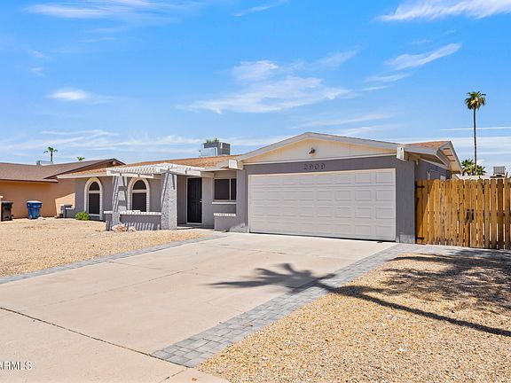 3rd image of 2909 S COTTONWOOD --