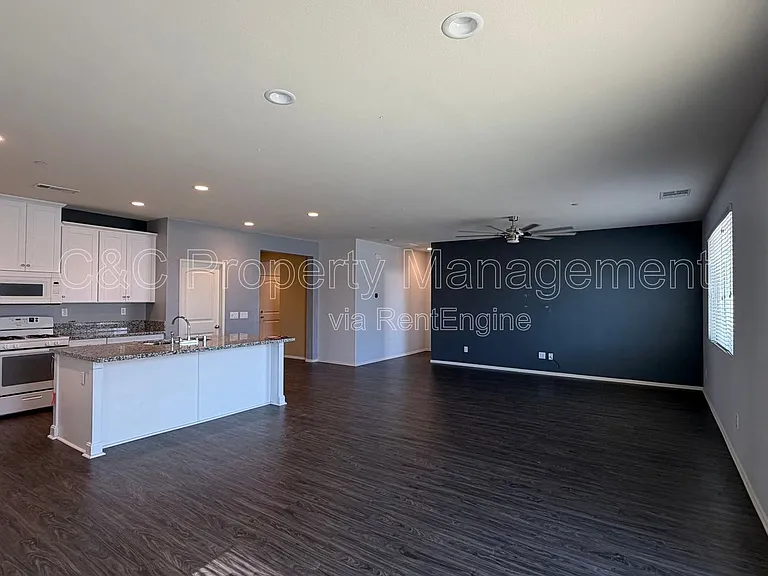 2158 Albatross Way — Photo 3