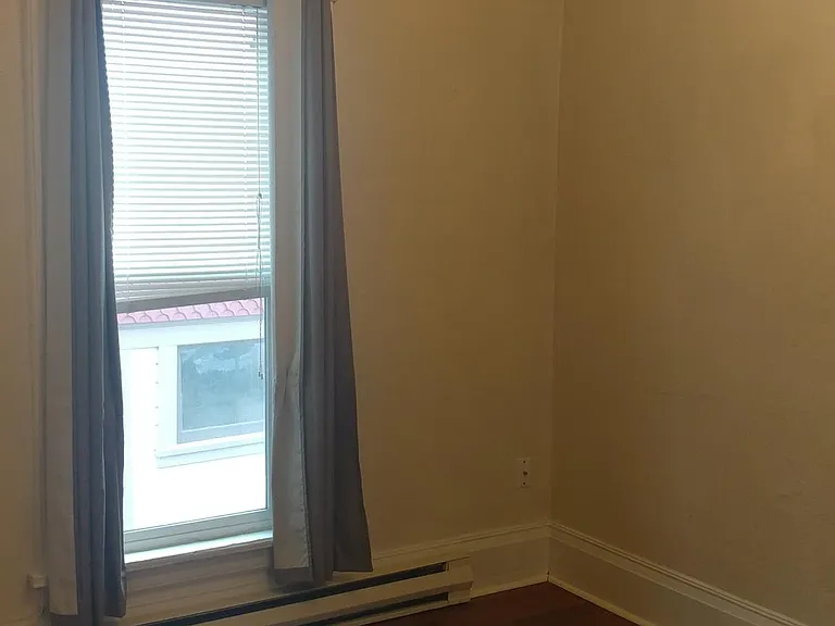 7 Saint Helens Ave #4 — Photo 6