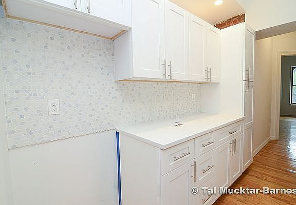 2nd image of 343 W 14th St #24