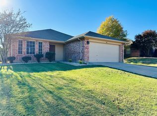 849 Edgehill Rd, Burleson, TX 76028