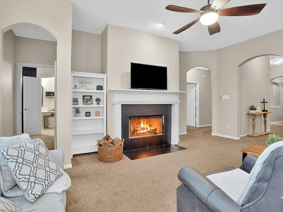 1st image of 15589 Corinthian Way