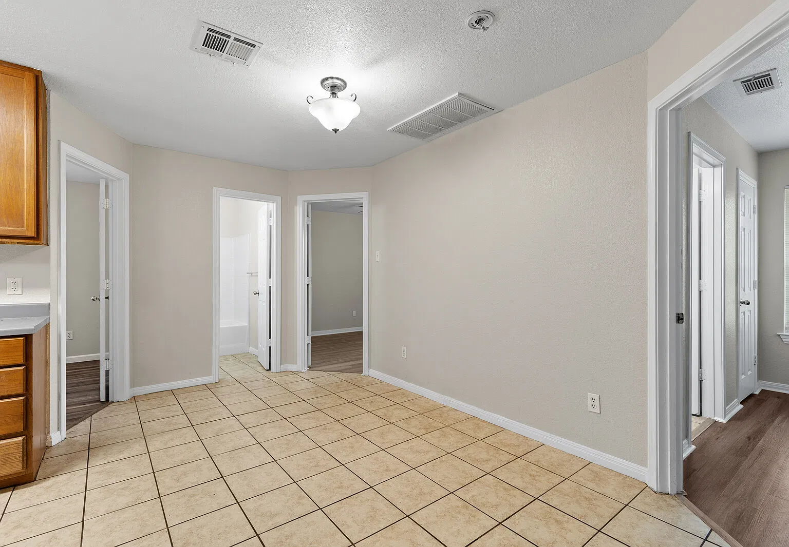 217 East Craven Avenue Unit A - 1 — Photo 4