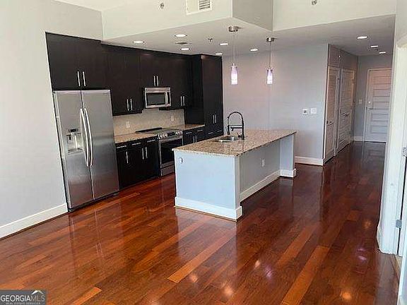 2nd image of 1080 Peachtree St NE Unit 2204