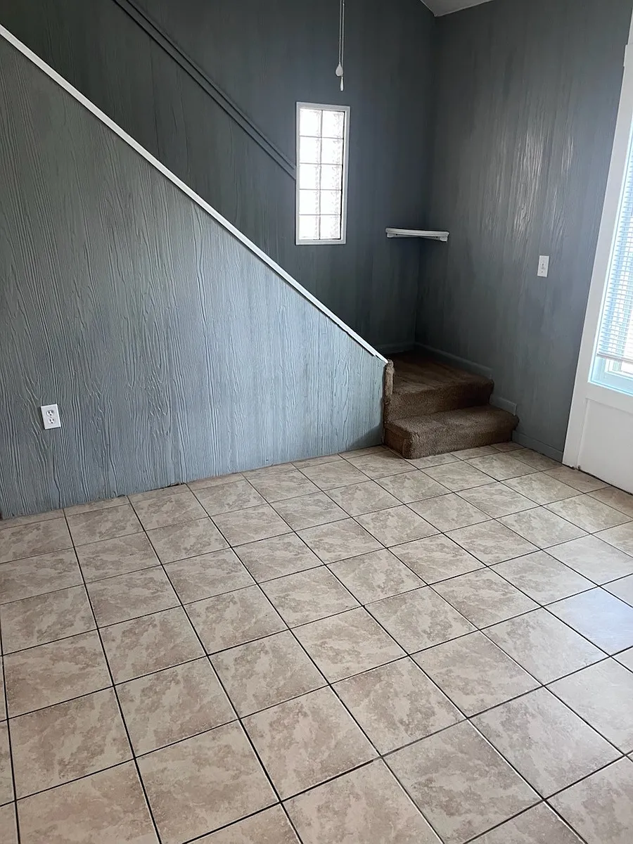 Living Room - 516 13th St W