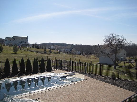 3rd image of 53 Cunningham Dr
