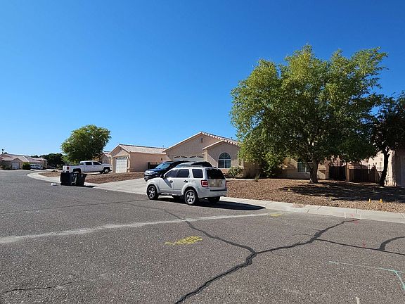 3rd image of 1936 E Havasu Lake Dr