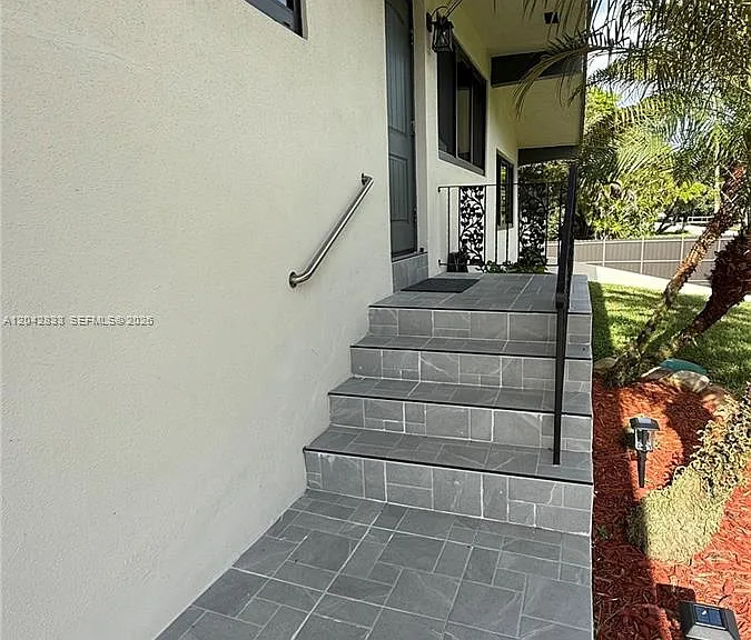 10751 SW 48th St — Photo 4
