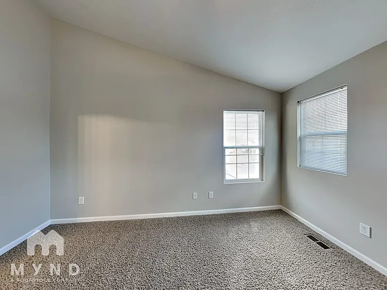 335 Cloverhill Dr — Photo 12