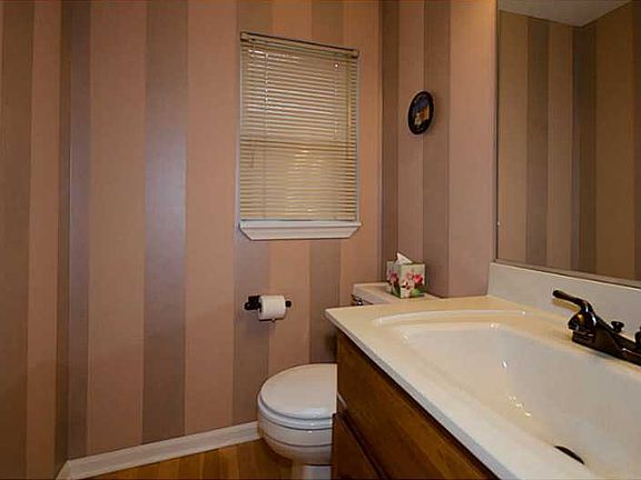 4th image of 10910 N Geist Woods Dr