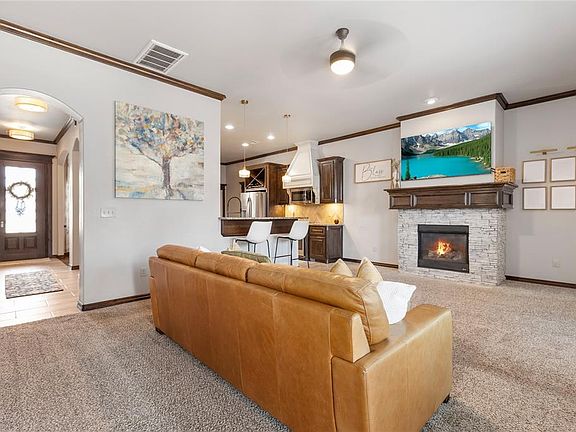 5th image of 10916 SW 35th Ter