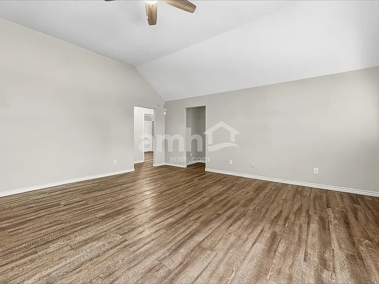 2423 Lofty Falls Ct — Photo 7