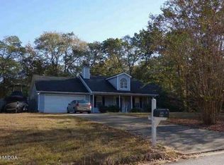 1215 Browns Country Ln, Locust Grove, GA 30248