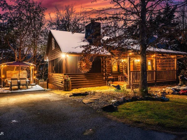 1014 Walini Way, Sevierville, TN 37876