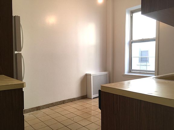 5th image of 25-20 41st St #2
