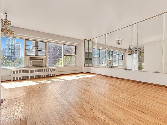 4th image of 135 Ashland Pl APT 8B