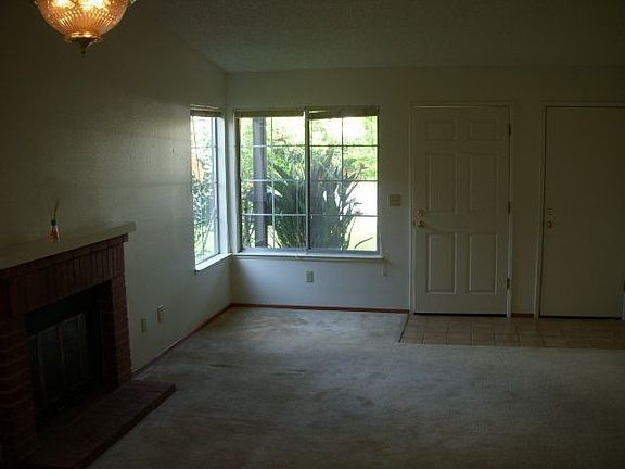 3rd image of 848 Tulare Dr